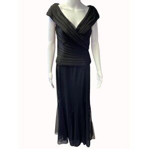 Alex Women's Black Evening Gown off the Shoulder/Dress/Maxi  Size 8 SKU 4399